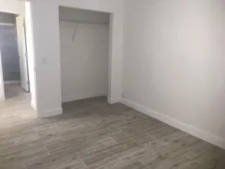 Unit C photo 7