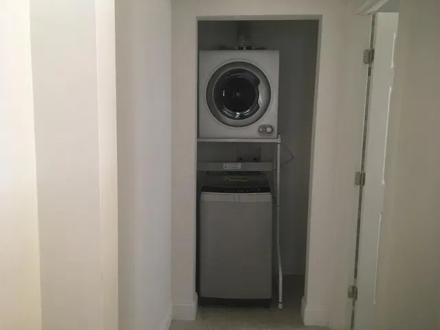 Unit C photo 9