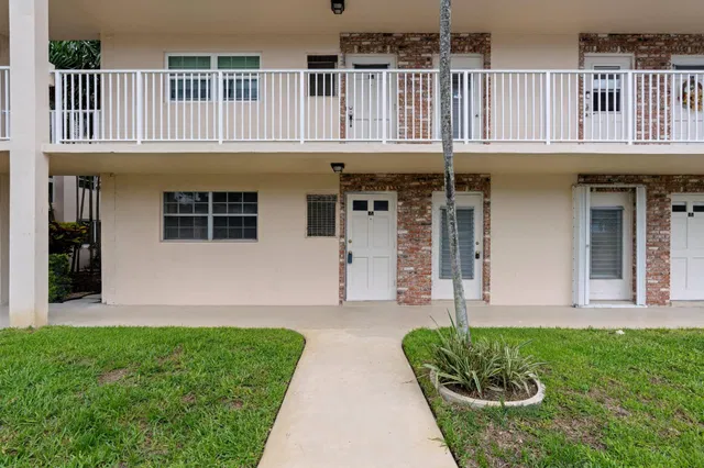 Unit D112 photo 19