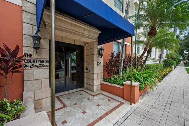 Courtyards in Cityplace Unit 204 photo 2