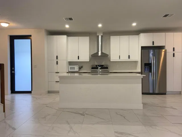 Residence photo 4