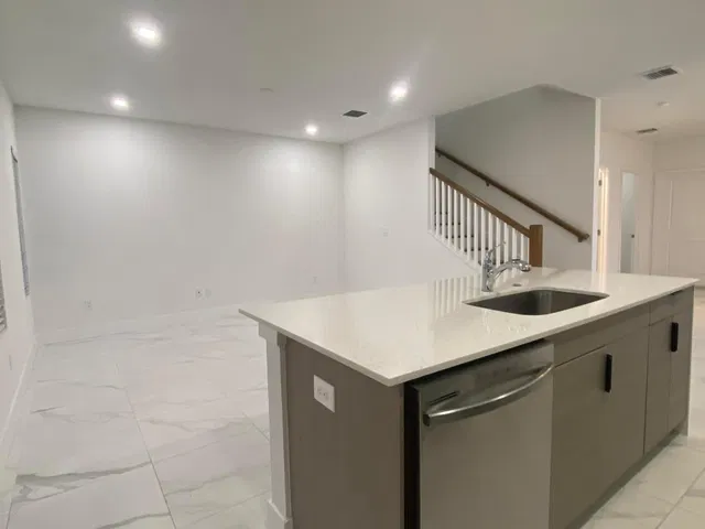 Residence photo 5