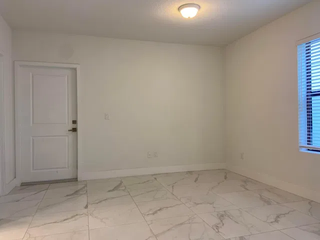 Residence photo 10