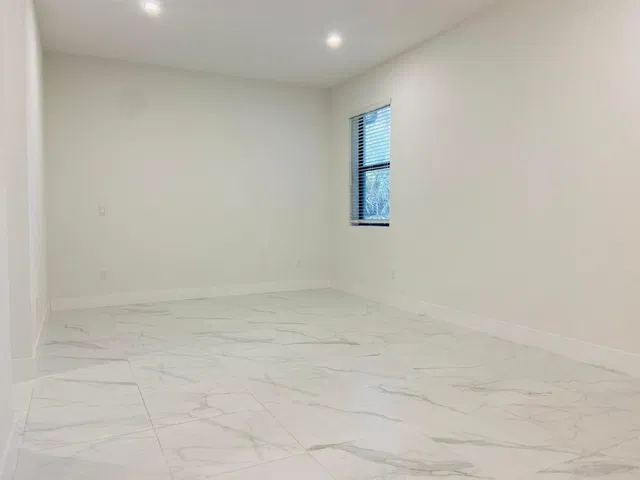 Residence photo 15