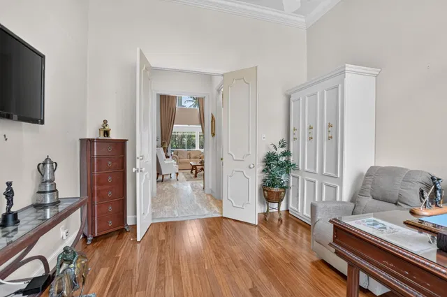  Residence photo 32