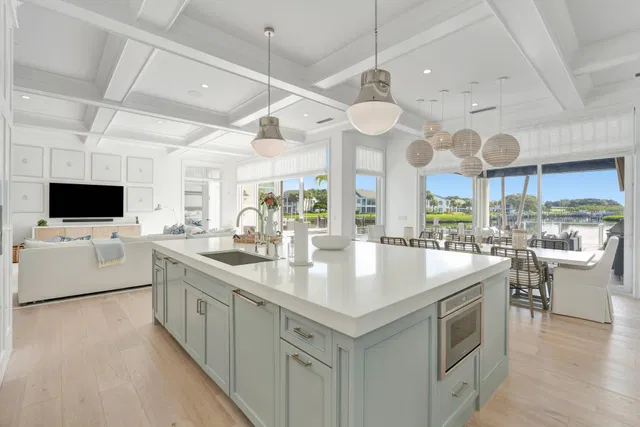 Admirals Cove Residence photo 13