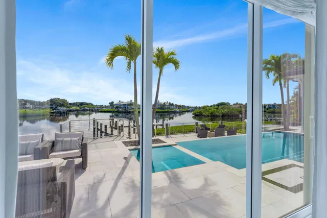 Admirals Cove Residence photo 26