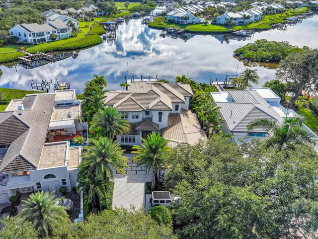 Admirals Cove Residence photo 77