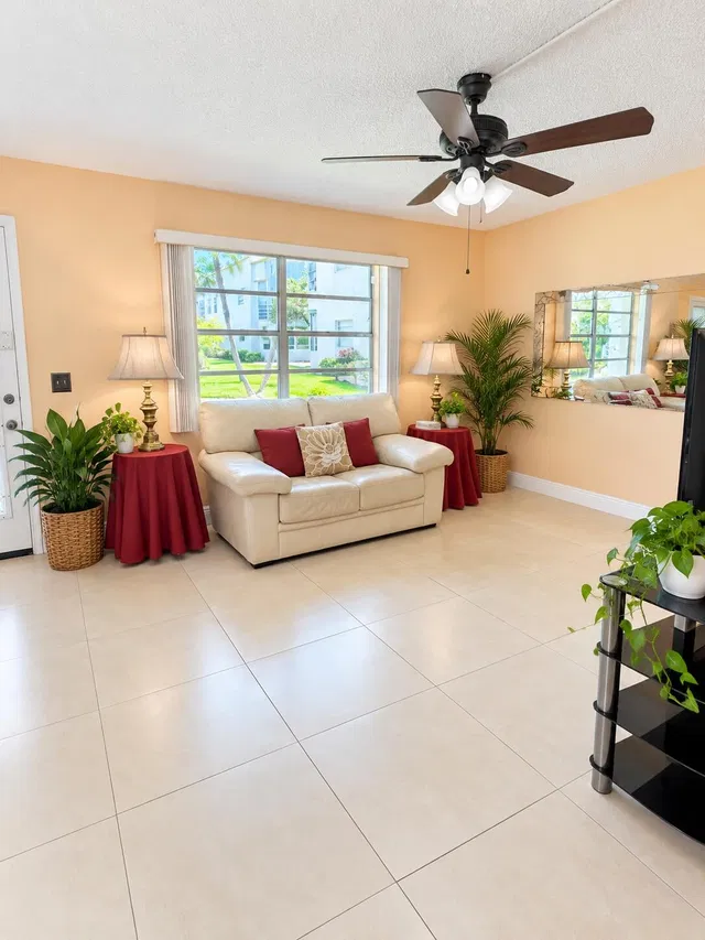 Residence photo 4