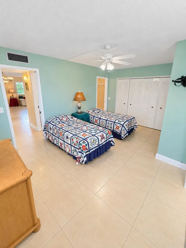 Residence photo 5