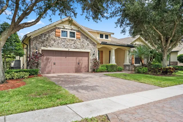 Residence photo 3