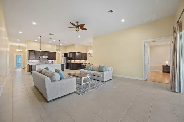 Residence photo 7