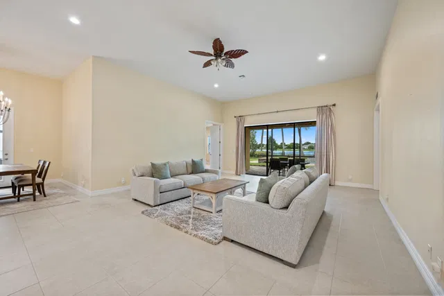Residence photo 8