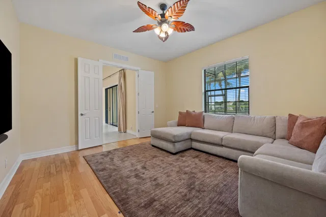 Residence photo 25