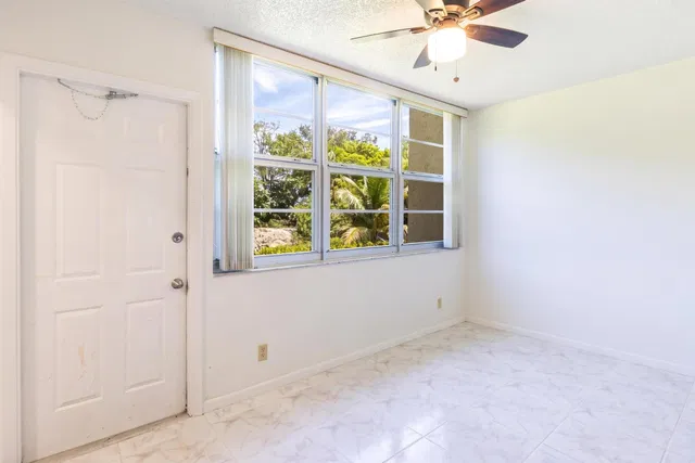 Unit Apt 107 photo 11