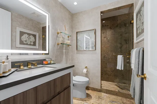 One Watermark Place Unit 204 photo 27