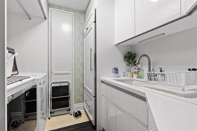 One Watermark Place Unit 204 photo 30