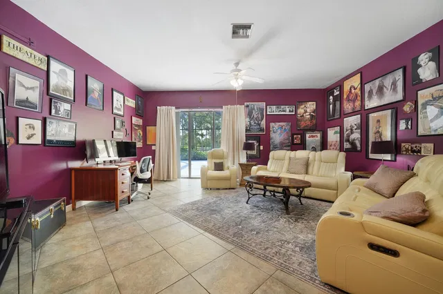 Residence photo 33