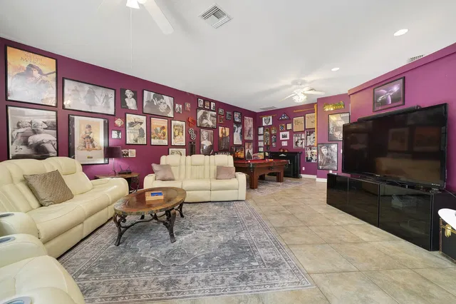 Residence photo 34