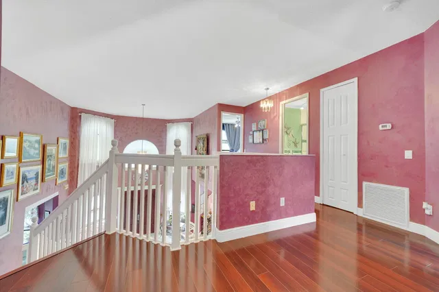 Residence photo 46