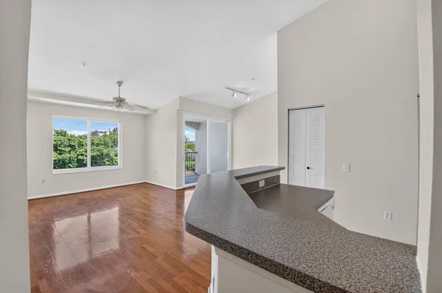 Residence photo 8
