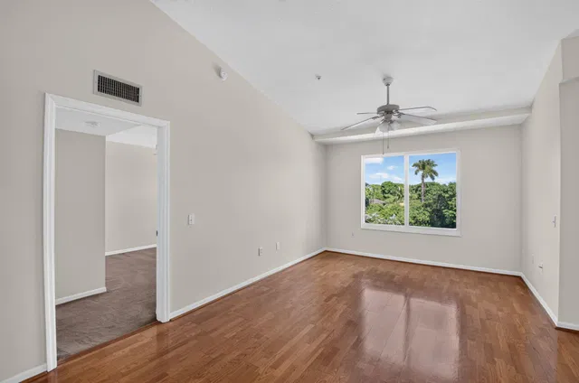 Residence photo 12