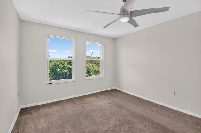 Residence photo 23