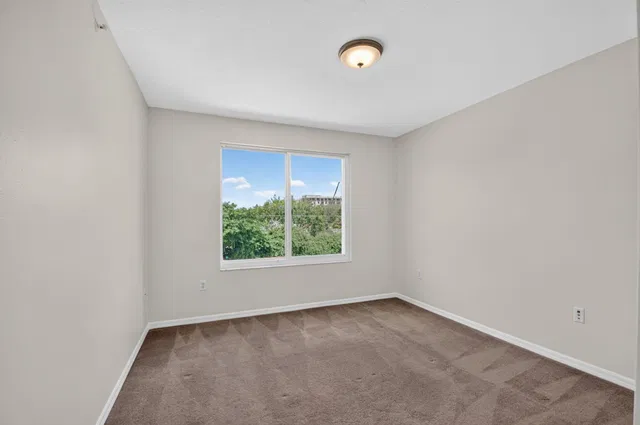 Residence photo 27