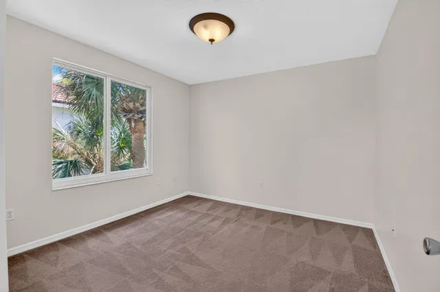Residence photo 29