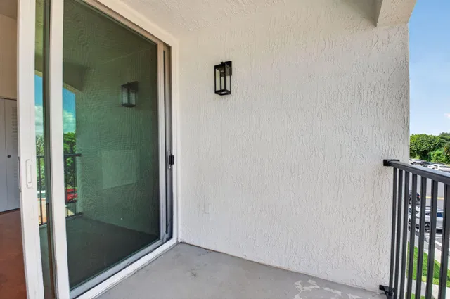 Residence photo 36