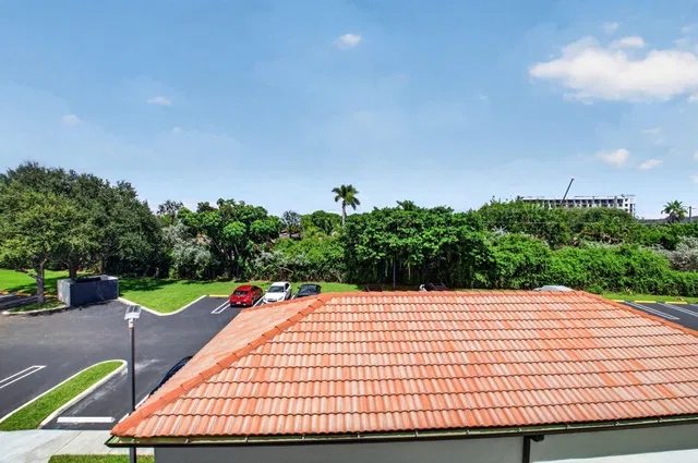 Residence photo 37