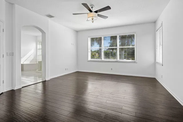 Residence photo 26