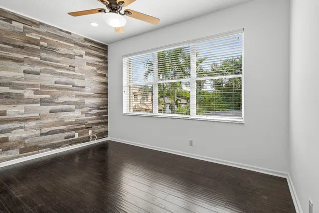 Residence photo 31