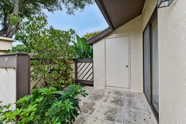 Residence photo 2