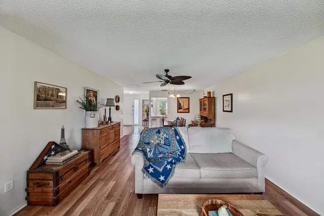 Residence photo 9