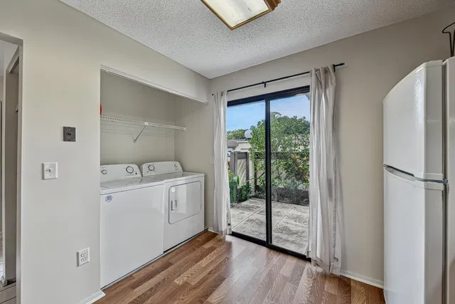 Residence photo 17
