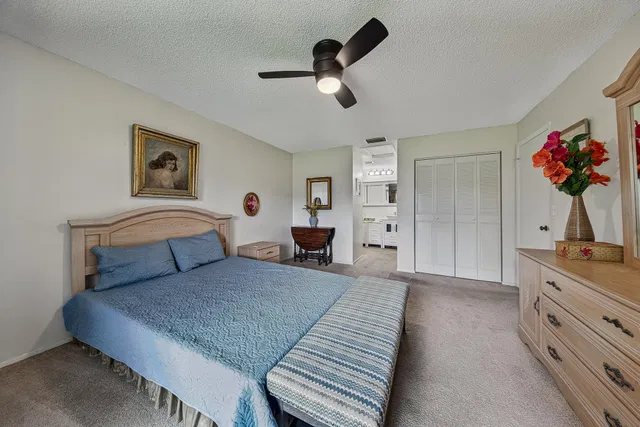 Residence photo 24