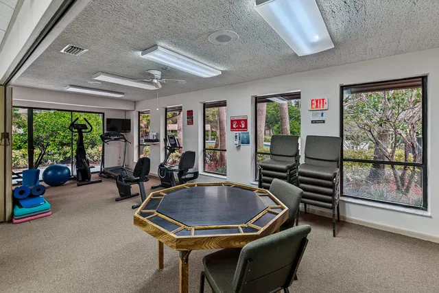 Residence photo 32