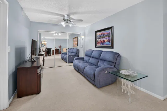 Unit 307 photo 18