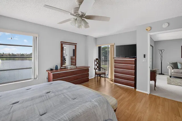 Unit 307 photo 24