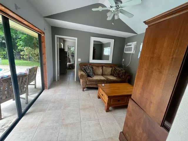  Unit Cottage photo 5