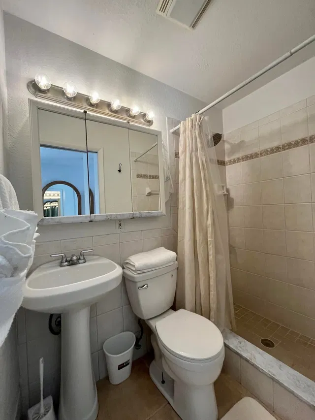  Unit Cottage photo 8