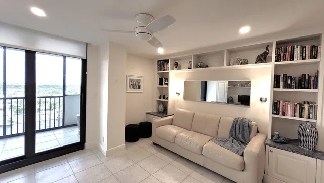 3420 S Ocean Unit PH-W photo 18