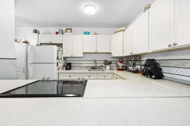  Residence photo 8