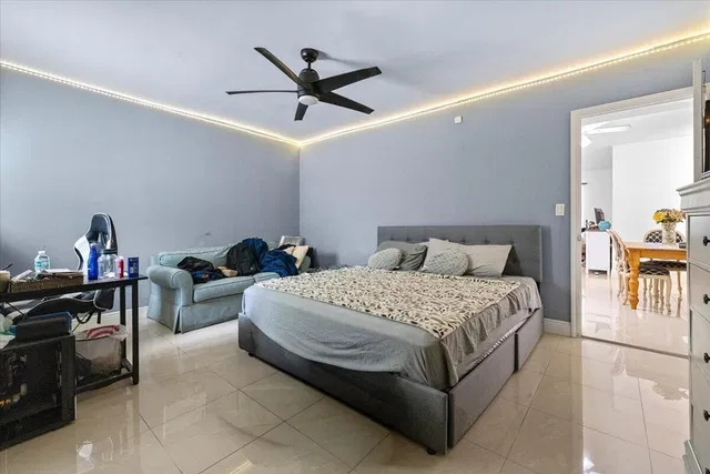  Residence photo 12