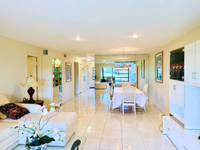 Boca Lago Country Club Homes Unit E photo 4