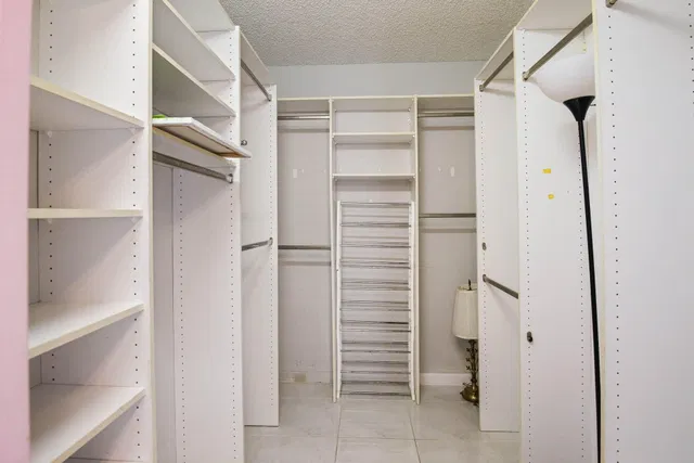  Unit 501 photo 24