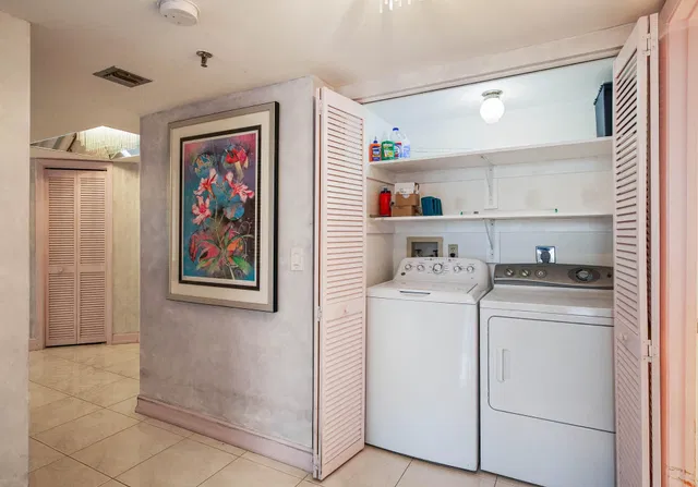  Unit 501 photo 33
