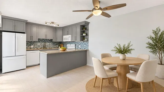 Residence photo 3