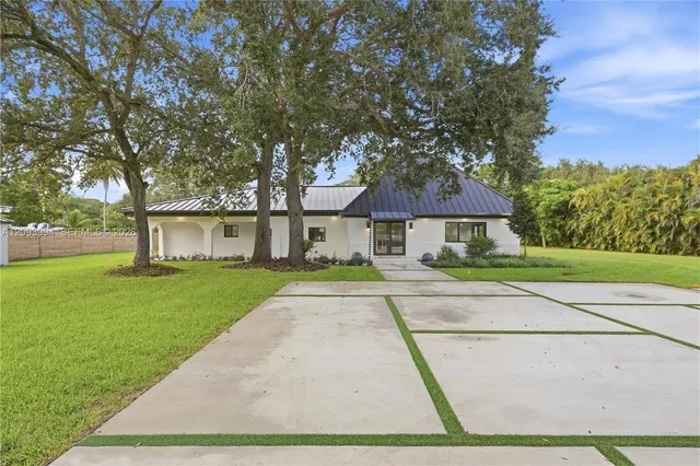 10861 SW 93rd Street, Miami, FL 33176